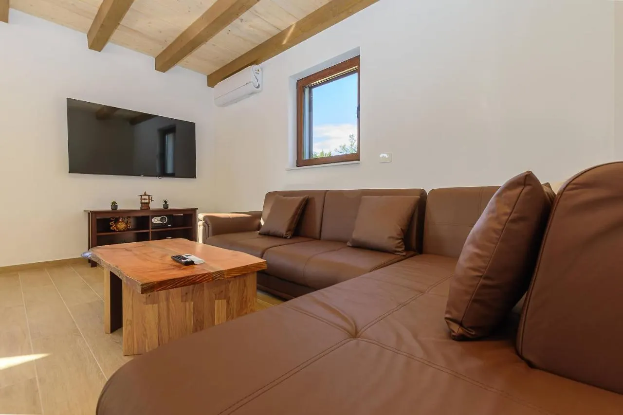 Villa David - Luxurious Secluded Villa With A Heated Pool Butkovici  0*, Butkovici (Istria)