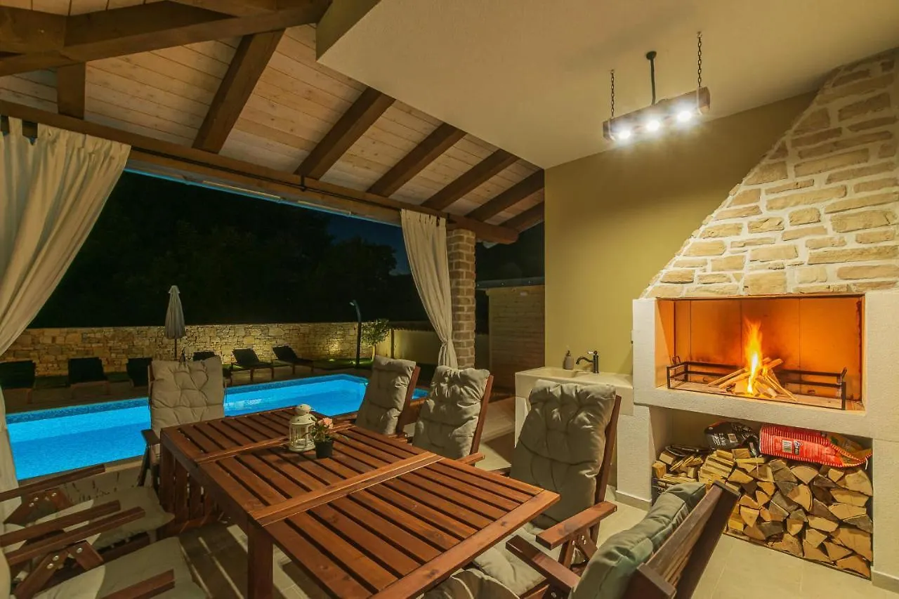 Villa David - Luxurious Secluded Villa With A Heated Pool Butkovici  Croatia