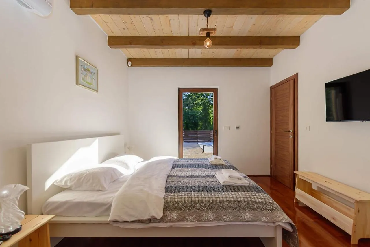 Villa David - Luxurious Secluded Villa With A Heated Pool Butkovici  Butkovici (Istria)